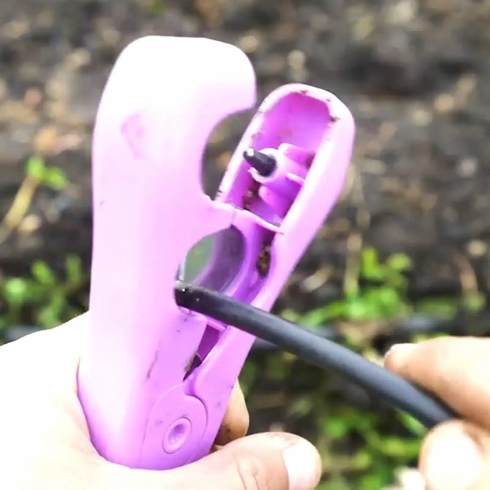 2 in 1 Drip Irrigation Tubing Hole Punch Combination Tubing Cutter Repair Kit for Lawn