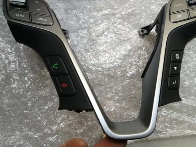 

Steering Wheel Switch Bluetooth Answering Telephone Switch Fixed Speed Cruise Button Dashboard Control For HYUNDAI SANTAFE DM