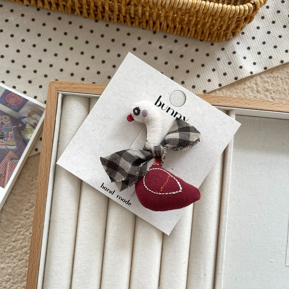 Forest Style Handmade Fabric Hair Clips Cute Plush House Barrettes for Children Duckbill Side Clips for Bangs Baby Girl Hairpin
