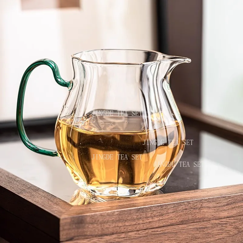 

Heat-resistant Transparent Glass Fair Cup Tea Sea with Hands Tea Separator Chinese Tea Filtering Kung Fu Teaset Accessories