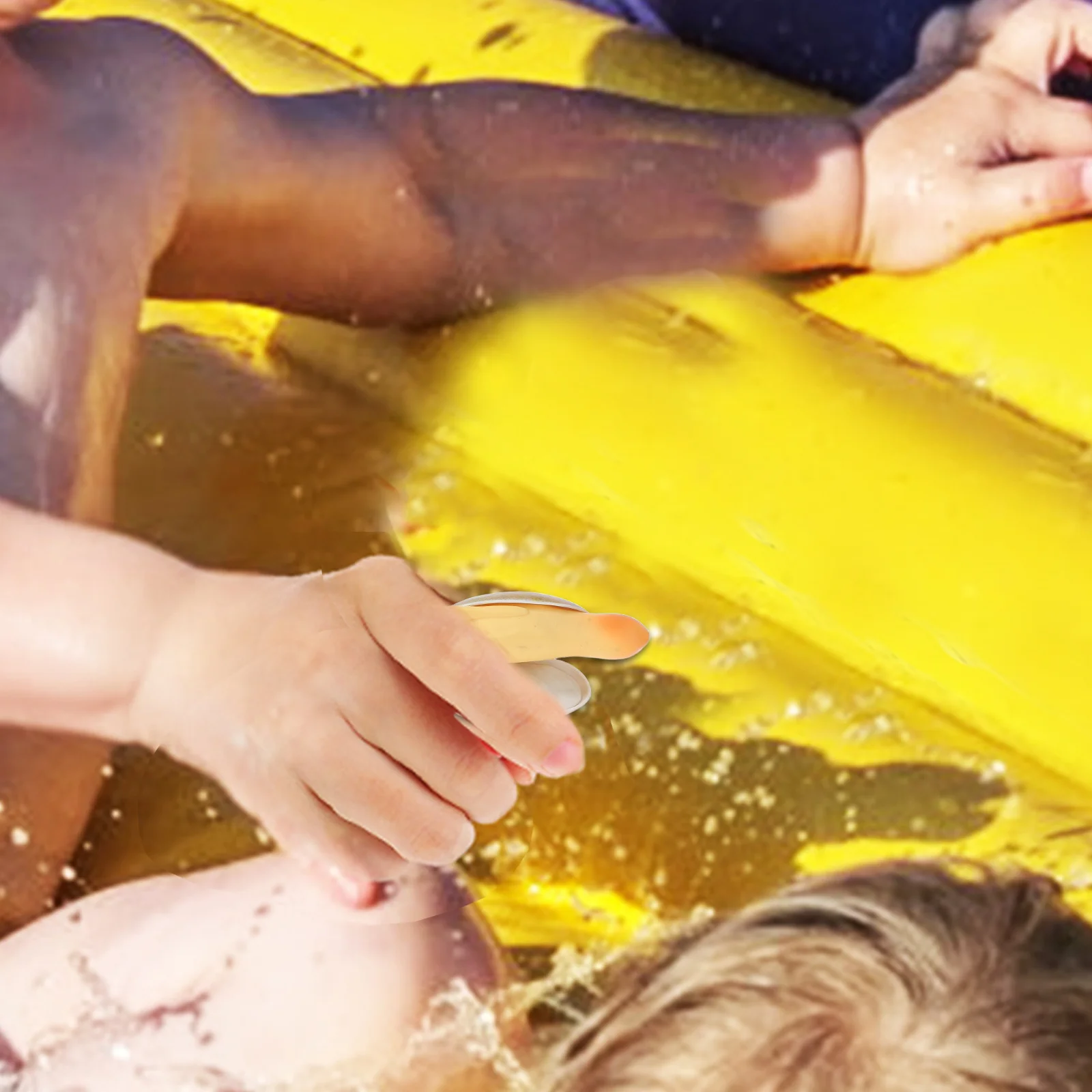 

4Pcs Press-Type Water Shooter Realistic Abalone Shape Outdoor Water Sprayer Kids Summer Pool Yard Play Prank Gift