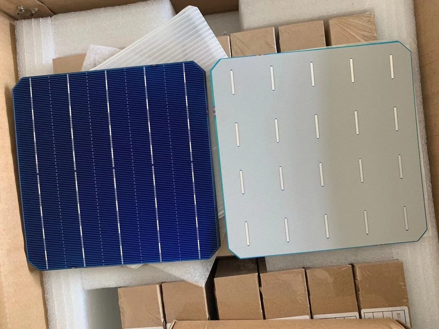 

100Pcs 5W 0.5V A Grade 156 * 156MM PV Monocrystalline Silicon Solar Cell 6x6 For DIY Solar Panel