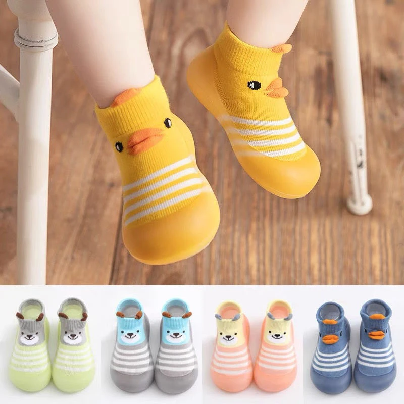 Accessoires voor pasgeboren fotografie Cartoon peuterschoenen Dierenpatroon Babyvloersokken Antislip siliconen zool Jongensmeisjesschoenen