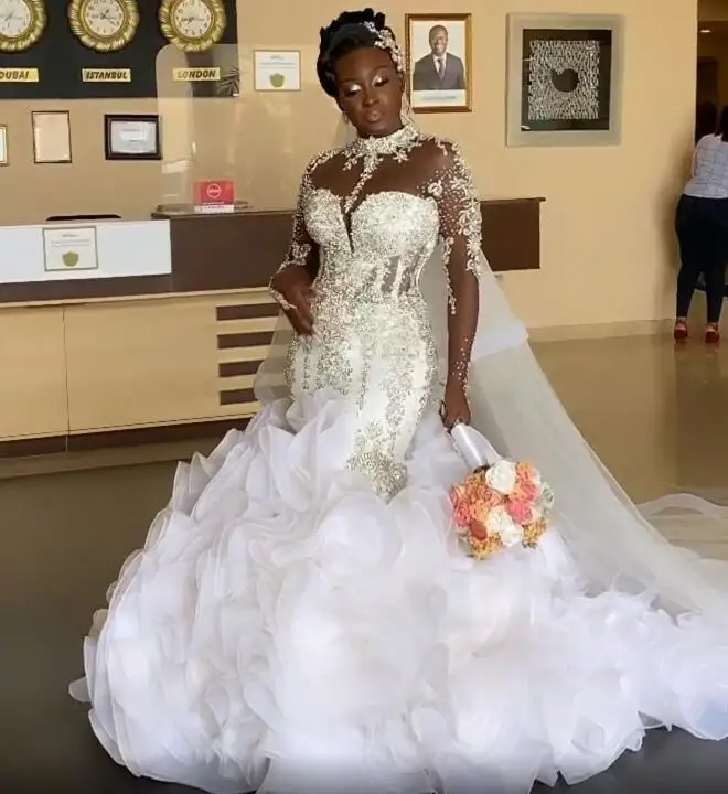 Vestido de novia personalizado árabe Aso Ebi lujoso con cuentas de cristales, cuello transparente, niveles de Organza, chica negra africana, vestido de novia sirena