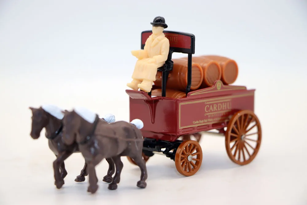 

LLEDO Days Gone Vintage Horse Drawn Dray Cardhu Дистилляционная модель Литые под давлением игрушки Великобритания для коллекции подарок