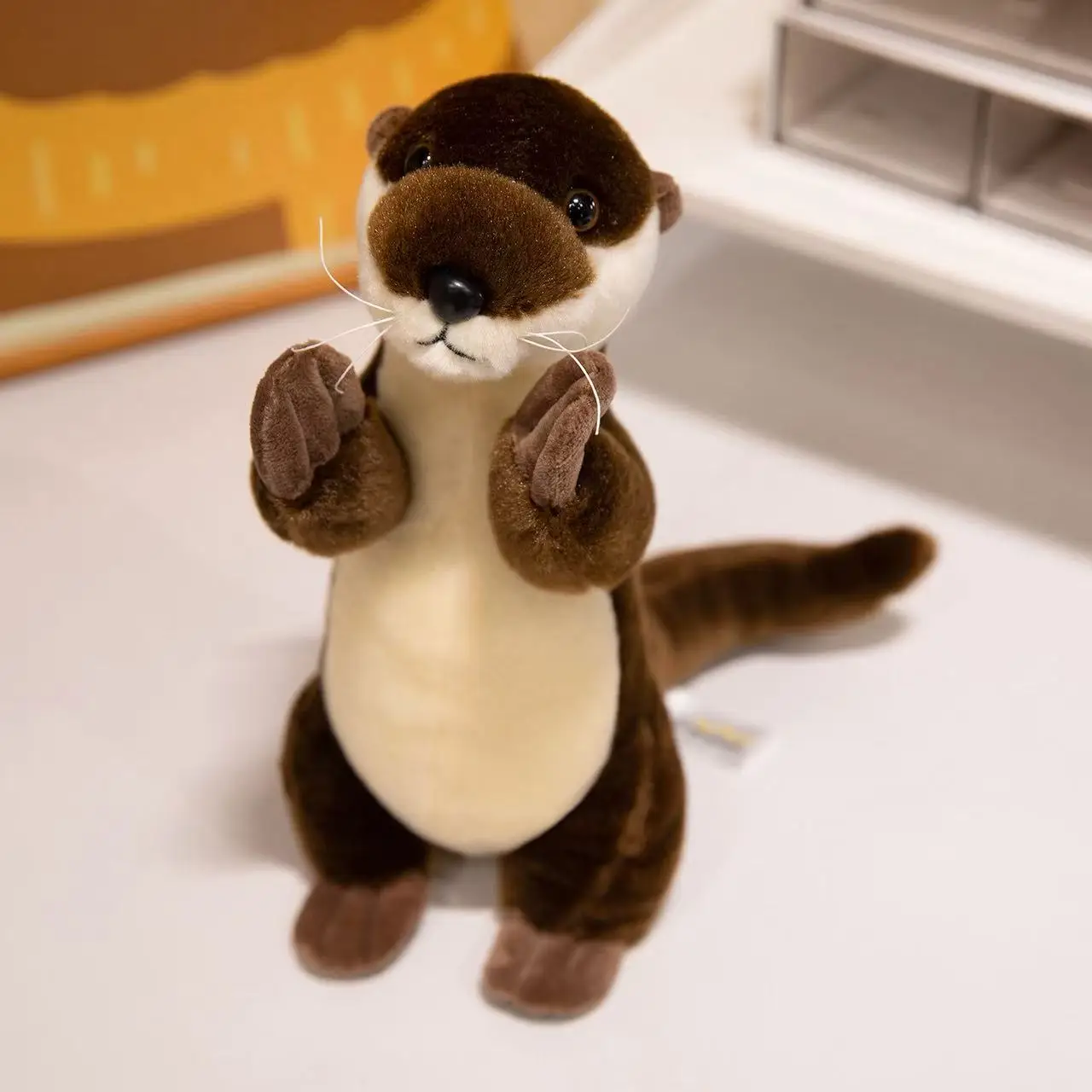 Miniso's nieuwste zachte en schattige otter knuffel met gesimuleerde vulling, gevuld knuffel, cartoon anime schattige pop en leuk cadeau