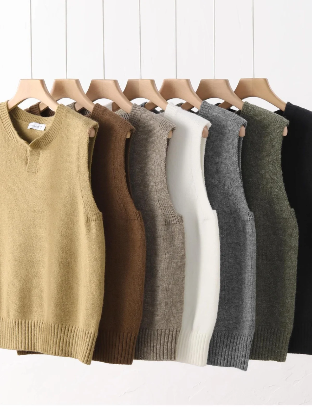 

Extra Large 300 Pou Japanese Sle Retro V-Ne Knitted Vest Men's Loose Svel Sweater Vest Spring 2025 Casual Wear