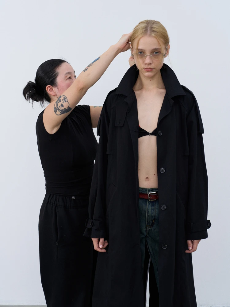 

Rebornique Корейский Sle Винтаж Arc oulder ape Khaki Женская ветровка средней длины Пальто Old Money Sle Длинное све...