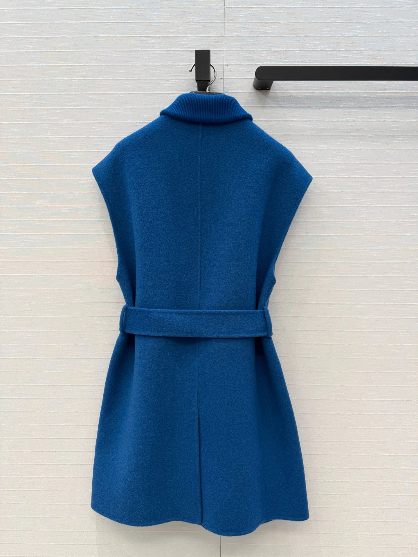 2026 Autumn/Winter New Women's Cashmere Vest, Made of Double sided Woolen Material, High Quality, Elegant, Fashionable Versatile