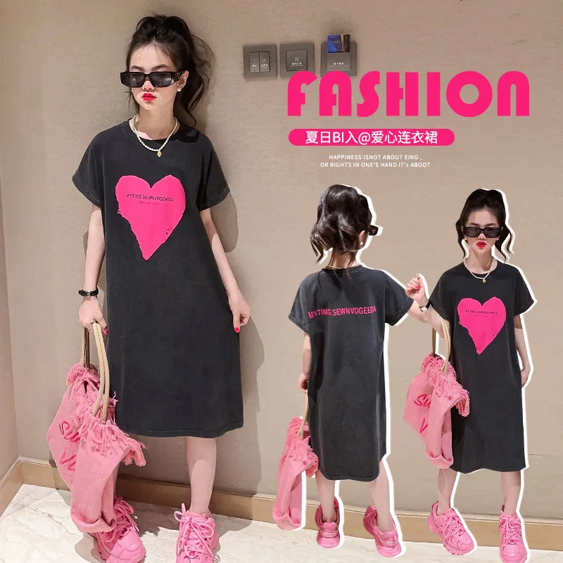 

teenage Girls Retro T-shirt Dresses 2023 Summer New Big Kids Loose Mid length Casual Love Dress children clothes