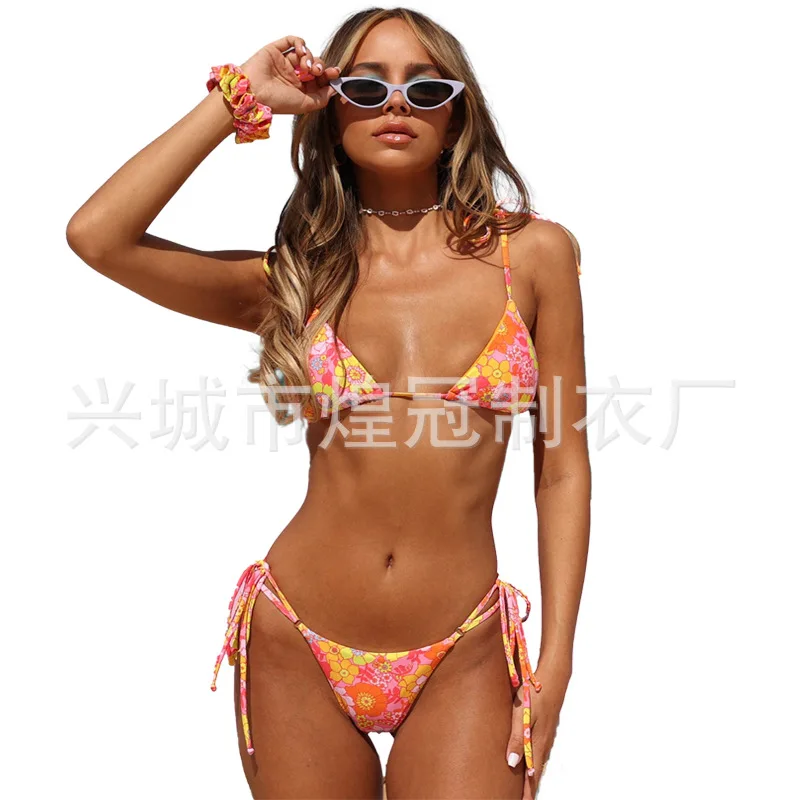 New European and American women's bikini strap sexy swimsuit with small floral split swimsuit