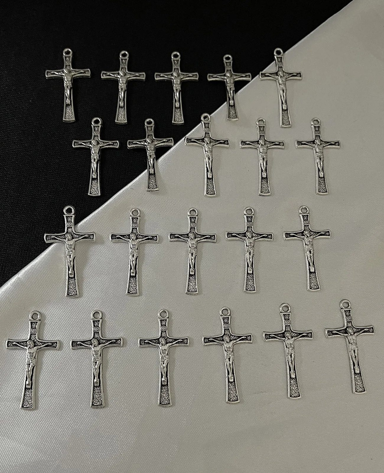 Diyalo 20 Teile/los DIY Religiöses Kreuz INRI Kreuzigung Anhänger Armband Charms Schmuck Teile Rosenkranz Halskette Chaplet Zubehör – Detail 2