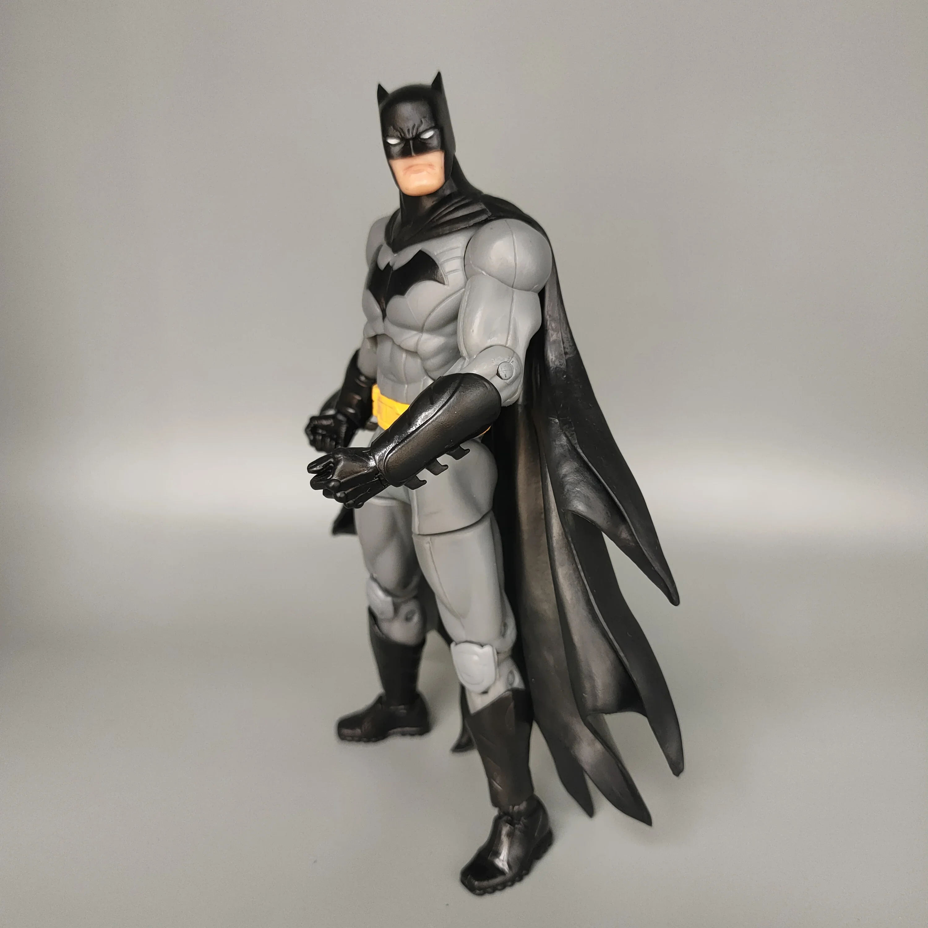 

DCC Collectibles Designer Capullo S1 Bat-Hero 7" Loose Action Figure