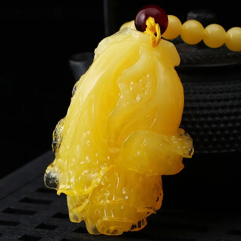 Beeswax Cabbage Pendant Chicken Oil Yellow Amber Pendant for Men and Women