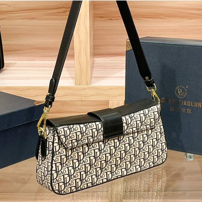 2024 Underarm Bag New Fashion Baguette Bag Urban Simple Shoulder Crossbody Small Bag Four Seasons