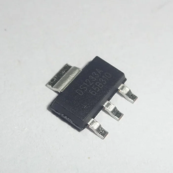 1PCS Imported Power Management Chip DS1233DZ-5 DS1233D A5 DS1233A 10 DS1233AZ-10 SOT223 Brand New In Stock