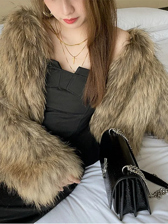 Casaco curto de pele sintética f sem mangas, com capuz, gola redonda, tamanho , modelador, estilo streetwear moderno.