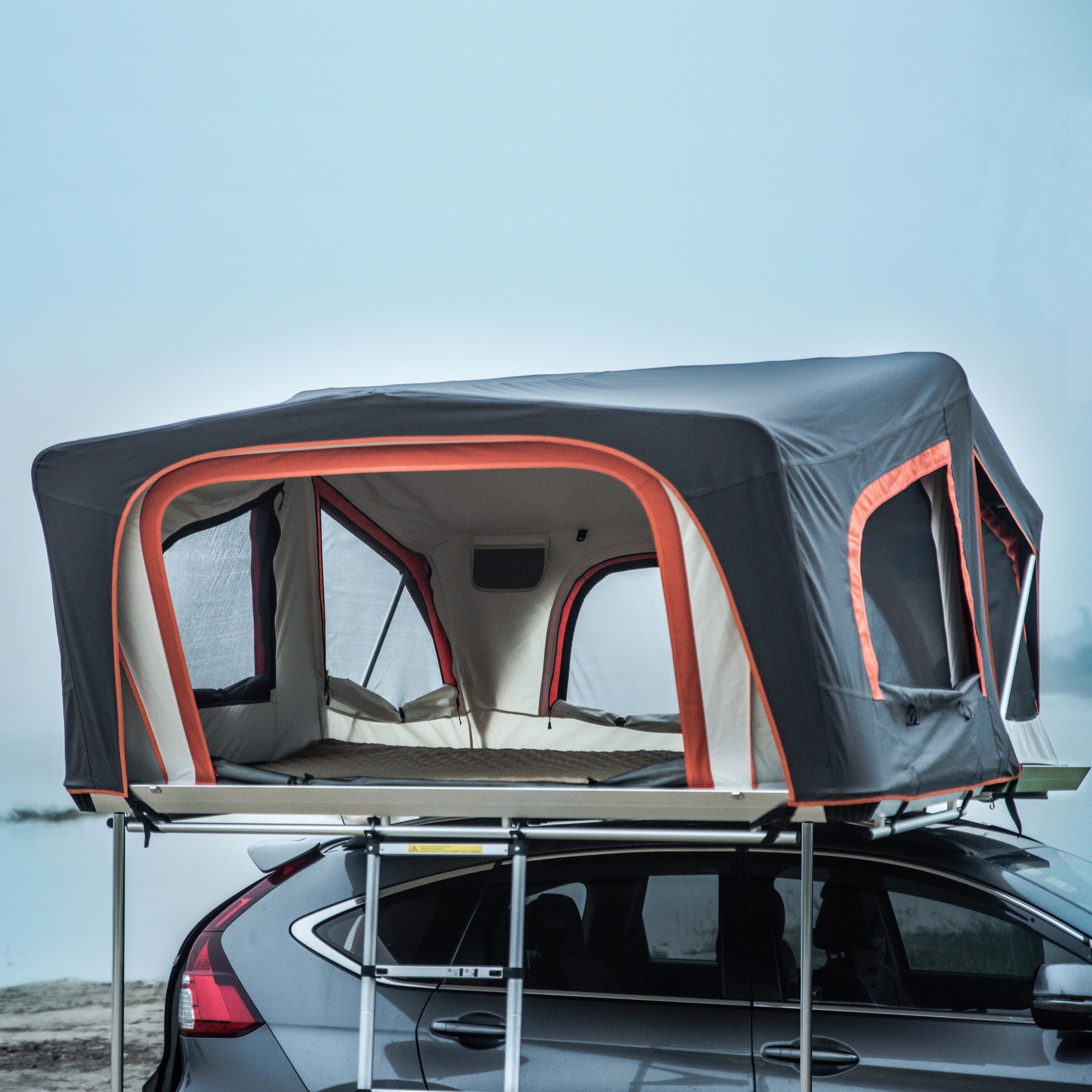 Aluminum rooftop camping tent family 4 man waterproof car hard shell roof top tent folding tents for jeep