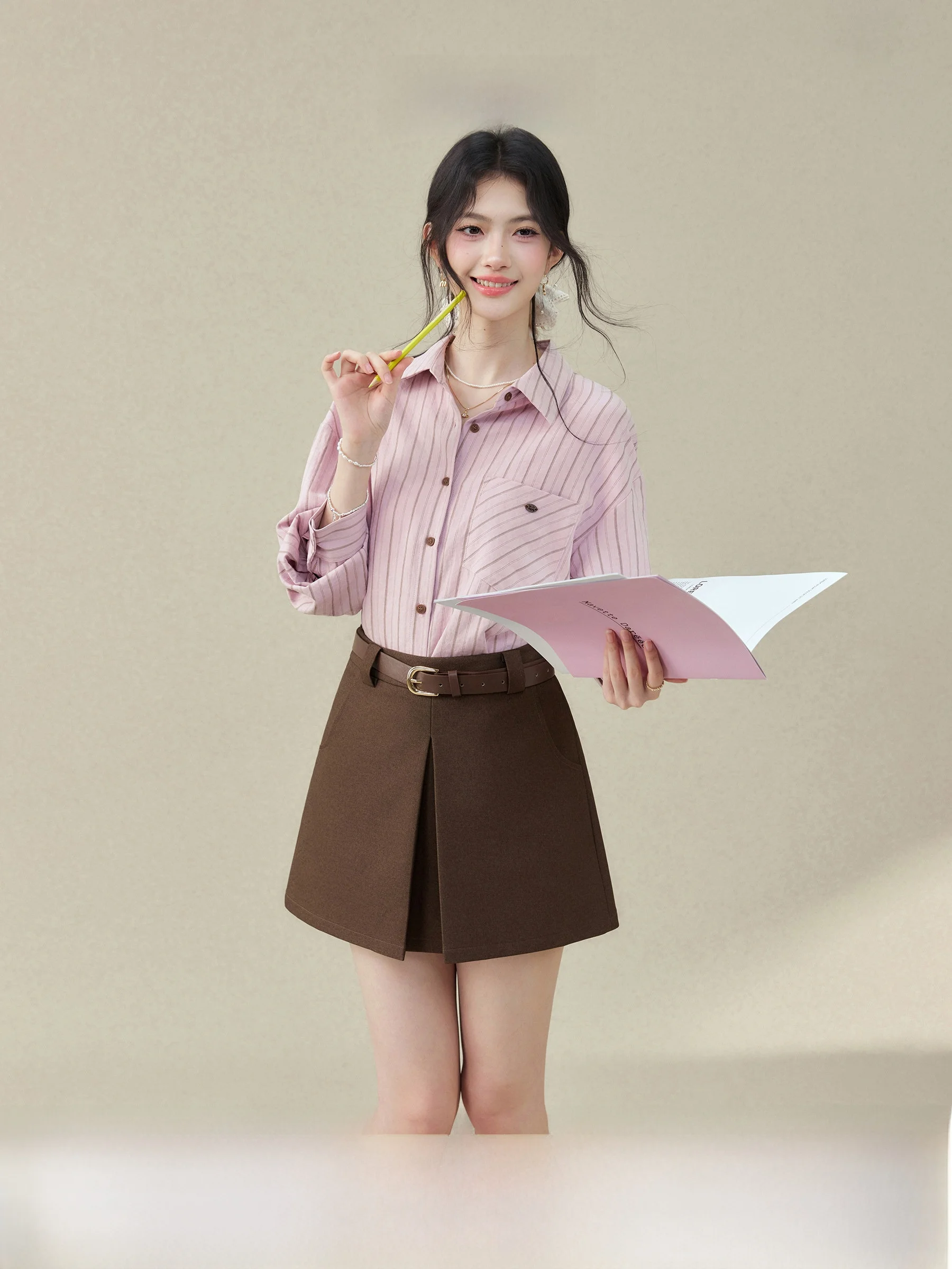 

Женская свободная рубашка Qingfeng с длинным рукавом в розовую полоску, весенняя модная повседневная рубашка больших размеров, офисный стиль, с отложным воротником