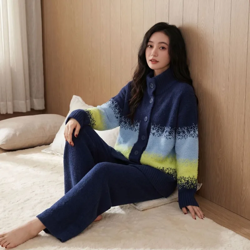 Autumn Winter Fashion Two-piece Set, of Half-velvet Striped, Gradient Round-neck Home Wear That Can Be Worn Both Inside Outside.