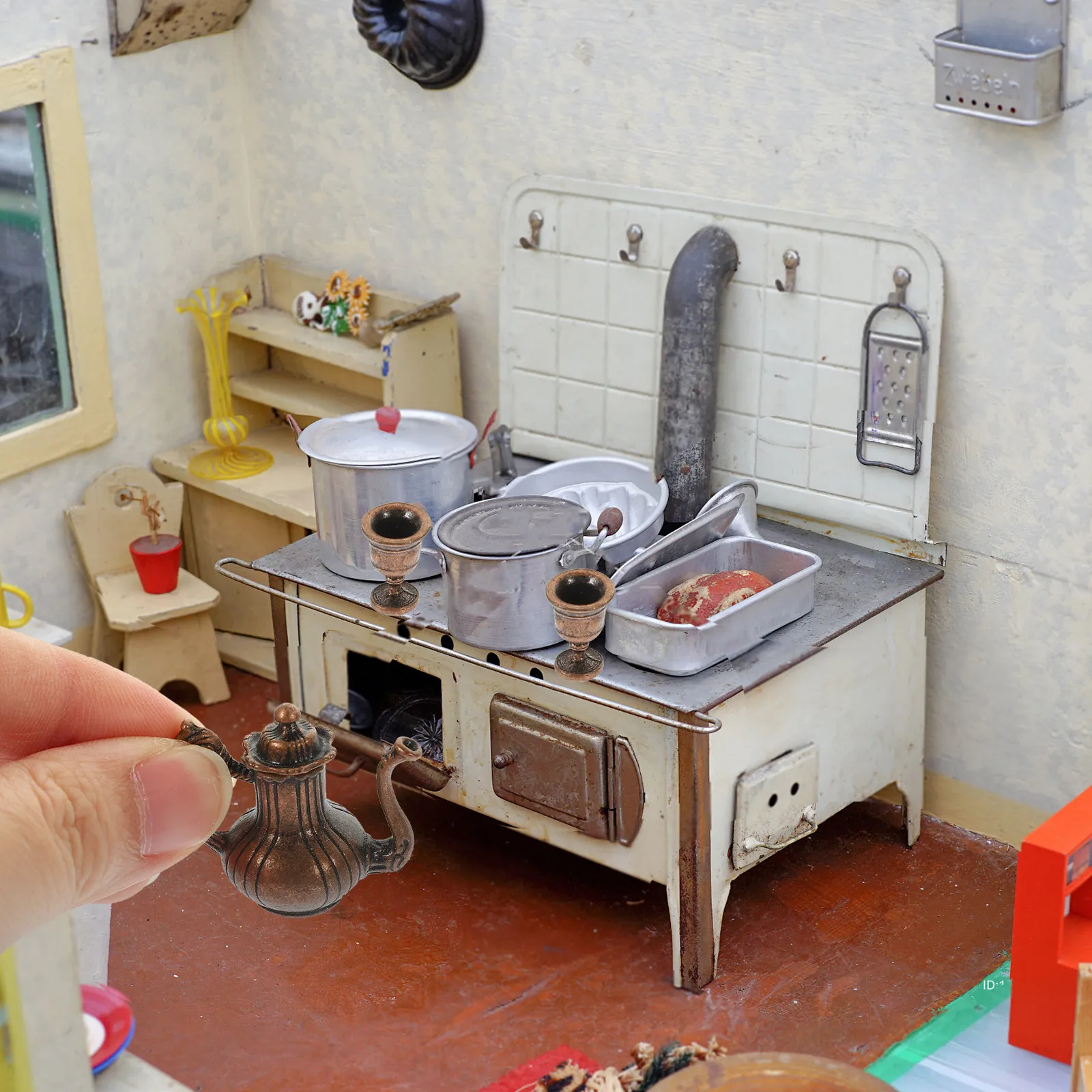 

1Set Mini House Miniature Tea Pot Cup Set Metal Alloy Miniature Kitchen Accessories Color Pretend Play Accessories