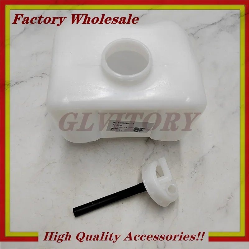 Réservoir d'eau de réservoir de débordement de liquide de refroidissement de style de voiture MB 605260   Convient pour Mitsubishi Montero DogeRAM50 puissant Max ramasser sans couvercle