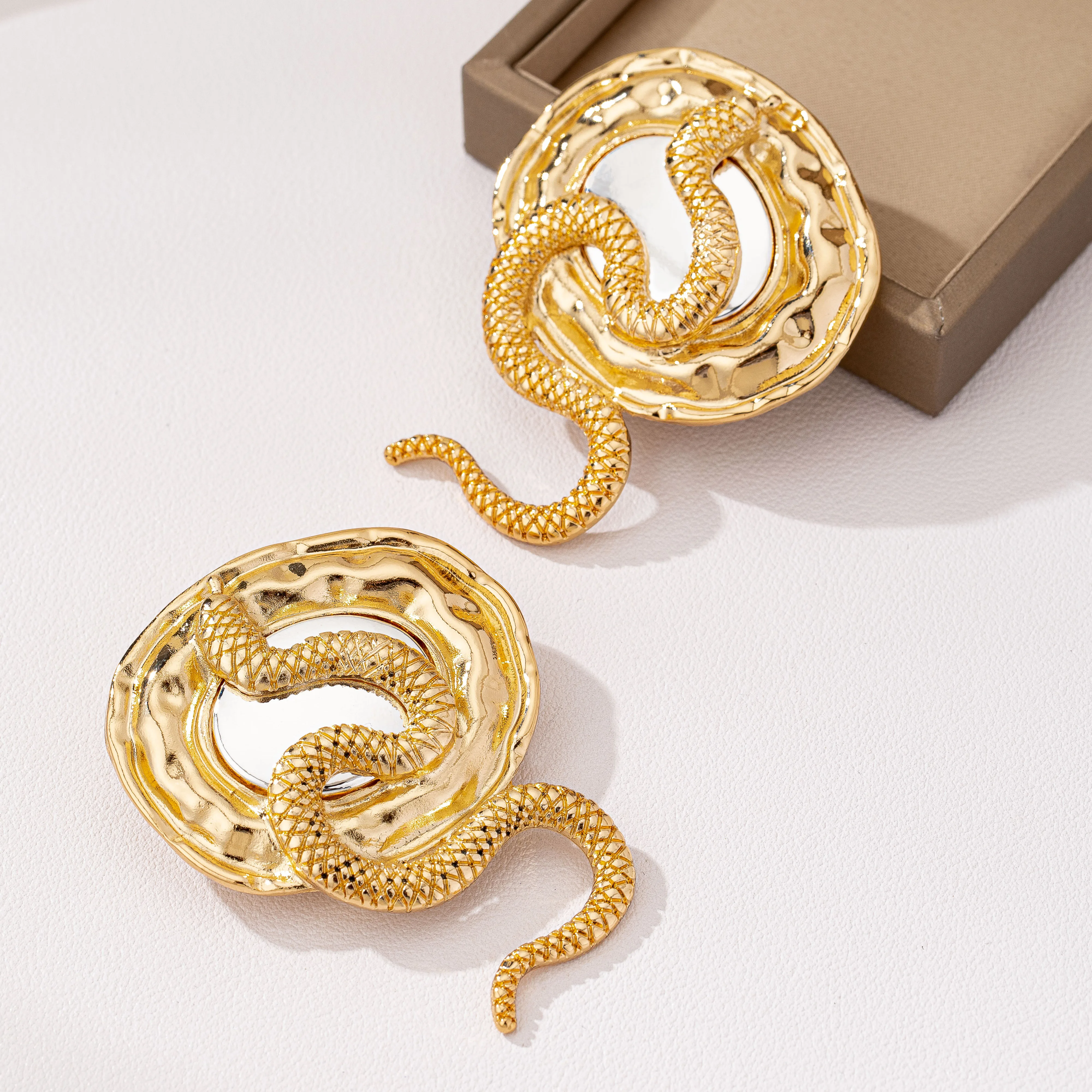 

Punk style Gothic dark series, color-blocked alien snake-shaped earrings, travel and party jewelry