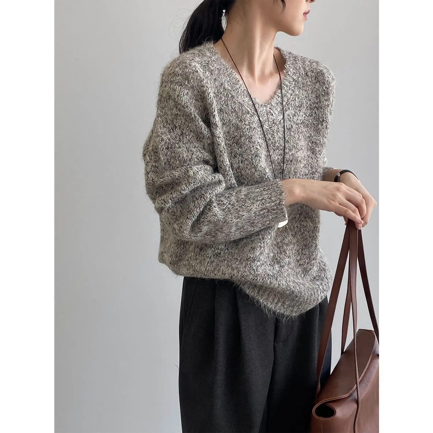 

Lazy wind V-neck variegated sweater women's commuting temperament loose soft waxy thick knitted sweater