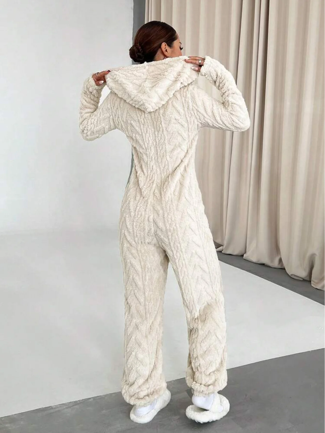 ยุโรปและอเมริกาแฟชั่นผู้หญิงสีทึบขนสัตว์HoodedแขนยาวลึกVเซ็กซี่Jumpsuit