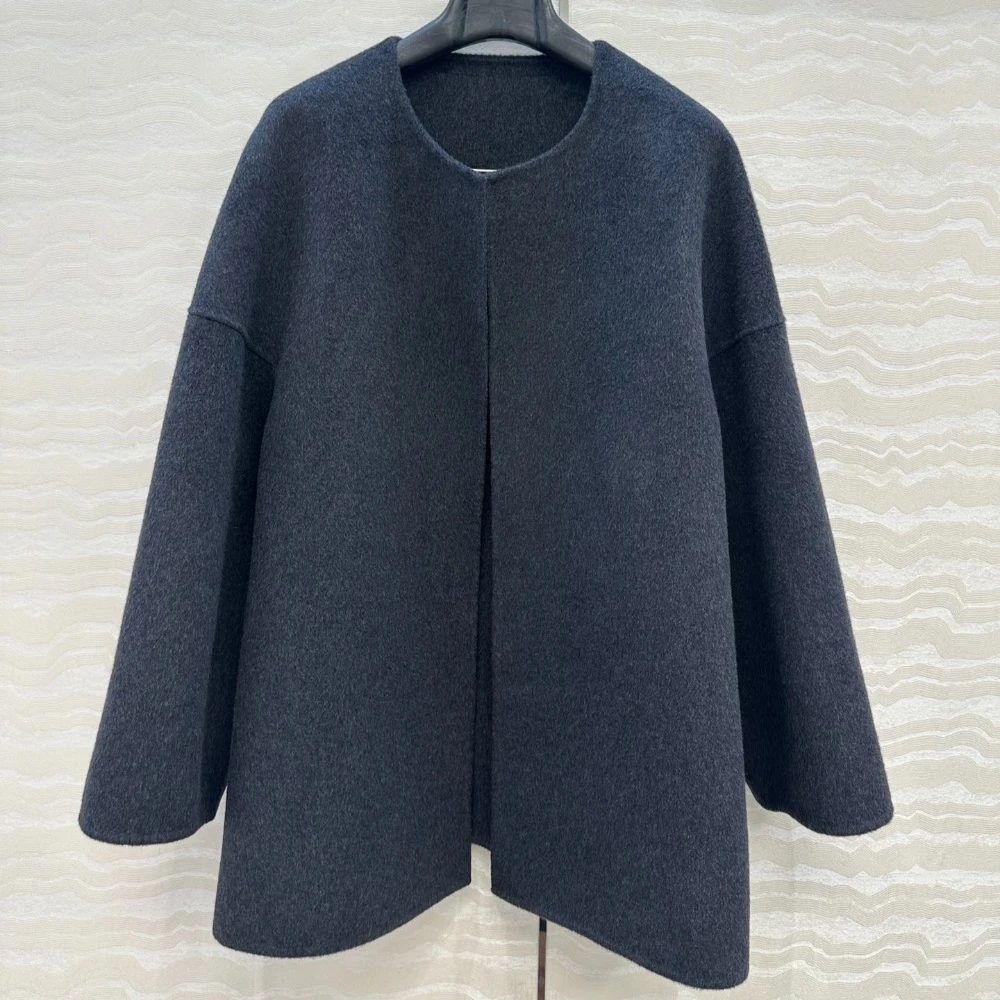 

Минималистское и элегантное классическое шерстяное и кашемировое пальто