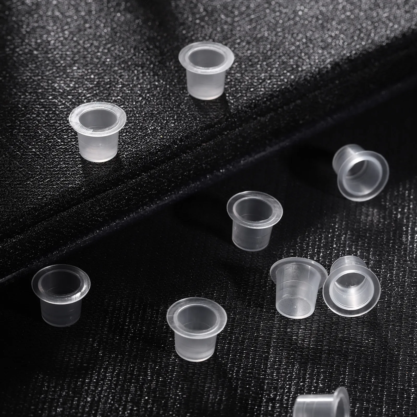 

100 шт. одноразовых контейнеров для чернил, маленькие емкости для пигмента для татуажа, микроблейдинга, наращивания ресниц, многоразовые пластиковые держатели для чернил