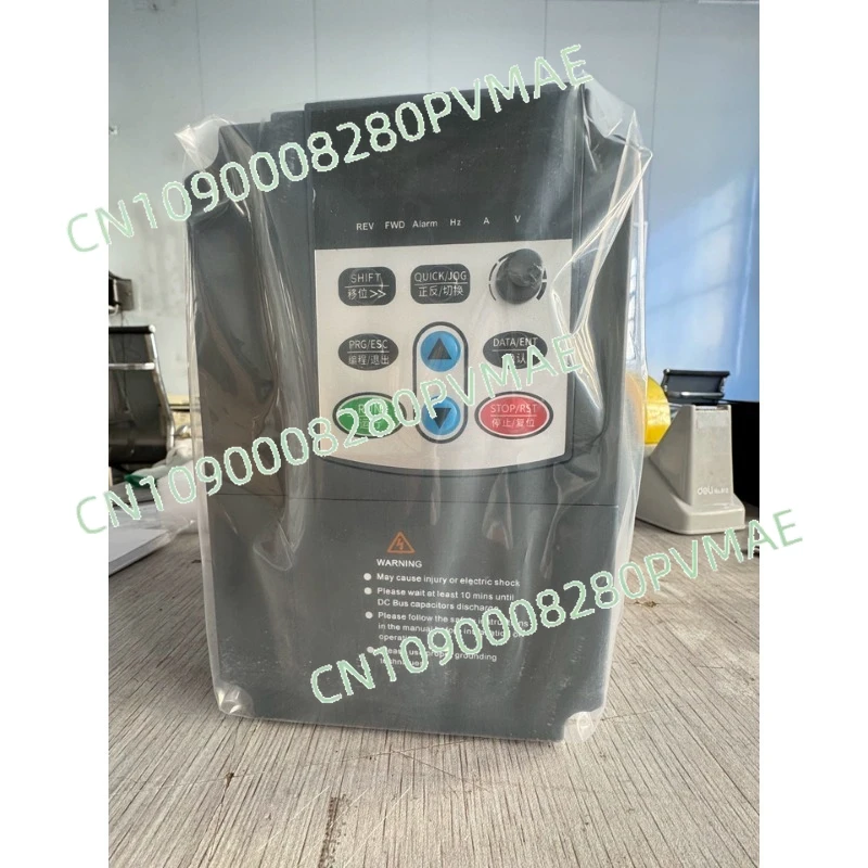

Heavy duty vector inverter three-phase 380V 0.75kw speed regulation 220V