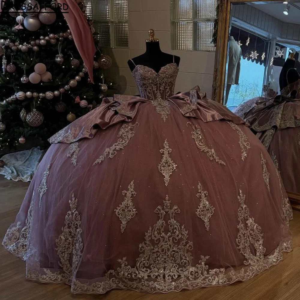 

Фиолетовые платья для квинсеаньеры на заказ, с тонкими бретелями, кружевной аппликацией, бальное платье, расшитое бисером, из фатина, Vestido De 15 Anos