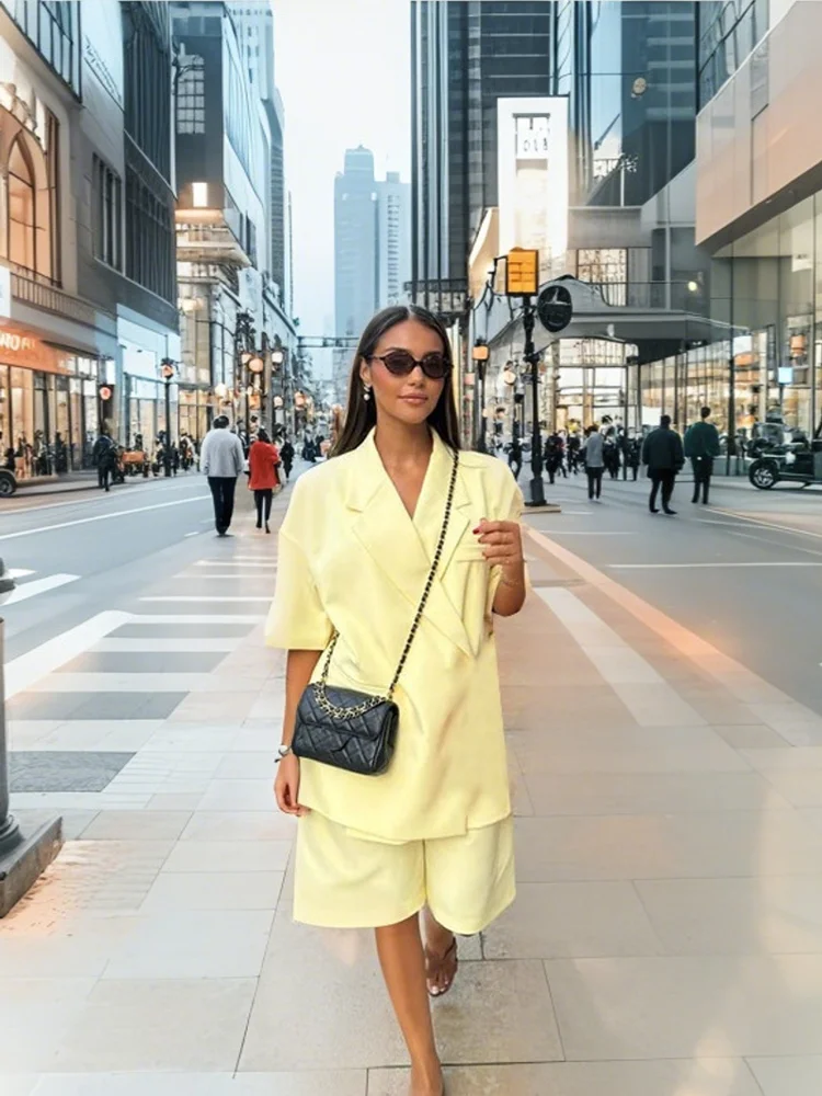 

Повседневный однотонный пиджак, шорты, женские костюмы, праздничный костюм с лацканами на одной пуговице, пальто с карманами, широкие короткие брюки, 2025 летний женский костюм