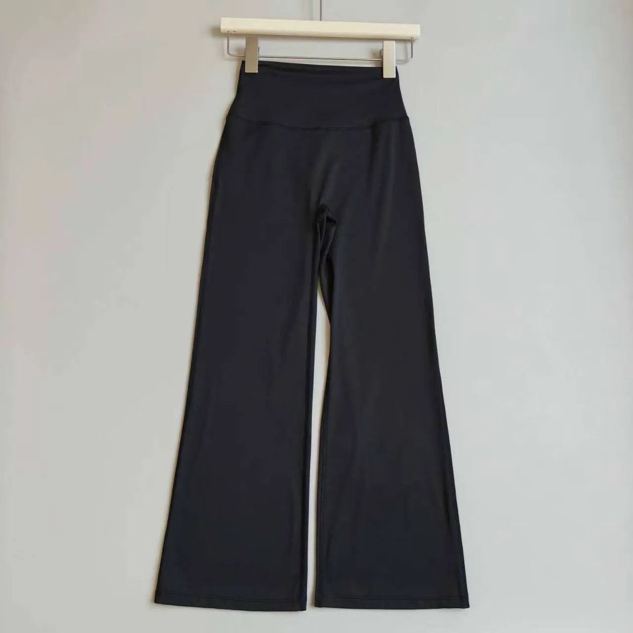 Nude-Feeling Acht-Punkt-Yoga-Leggings für Damen, atmungsaktiv, schnelltrocknend, hochtailliert, ausgestellt, für Sport und Freizeit, bequeme Fitnesshose – Detail 6
