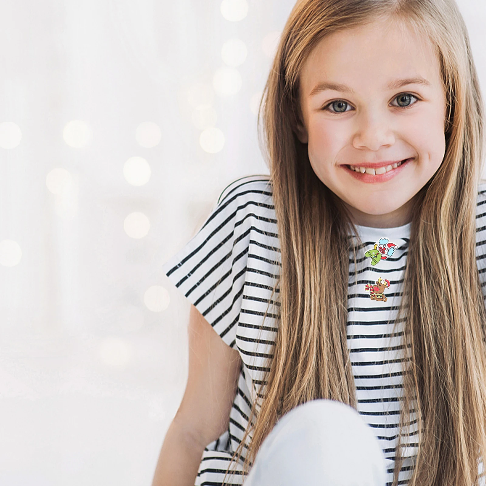 

50 Pcs Christmas Costume Accessories Assorted Buttons Wooden Painted Decorative Fabric