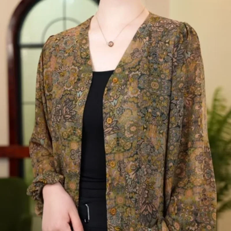 

Women's New 2025 Spliced V-neck Button Fashionable Cardigan Shirt Loose Slimming Top