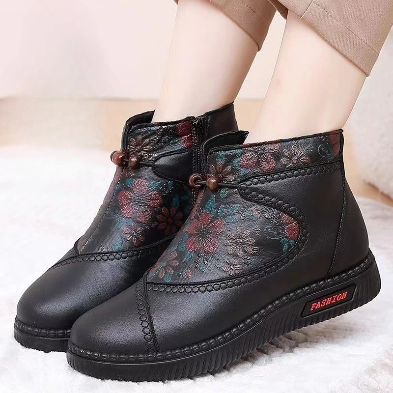 2024 Winter Cotton Shoes Women's Winter Plush Middle Aged and Elderly Cotton Boots Women's Thickened Warm and Anti Slip Shoes