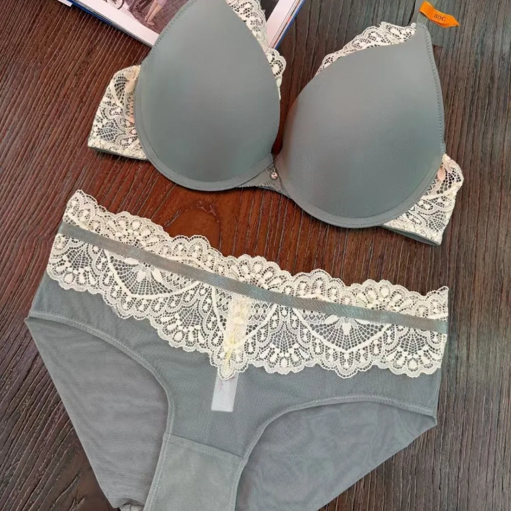 EU/USスタイルセクシープッシュアップブラ＆パンティーセット – レーストリム付きサテンカップ、薄手のトップ＋厚手のボトムで自然なリフトと曲線を実現