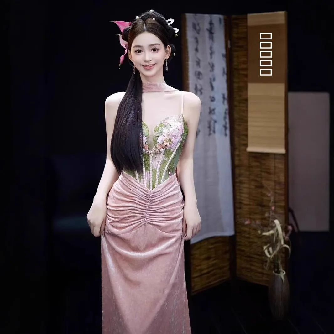 

Элегантный китайский утренний халат для женщин: красивый свадебный халат с завышенной талией и дизайном «рыбий хвост», идеально подходит для...