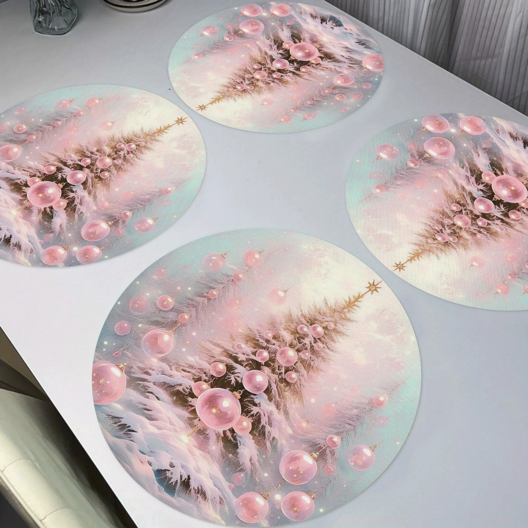 2/4/6/8Pcs Pink Christmas Tree Placemats, Round Table Mats, Merry Christmas Decorations, Non-Slip Washable Polyester, Hand Washable, Home and Kitchen Decoration, Suitable for Daily Holiday Banquets and Party Table Deco