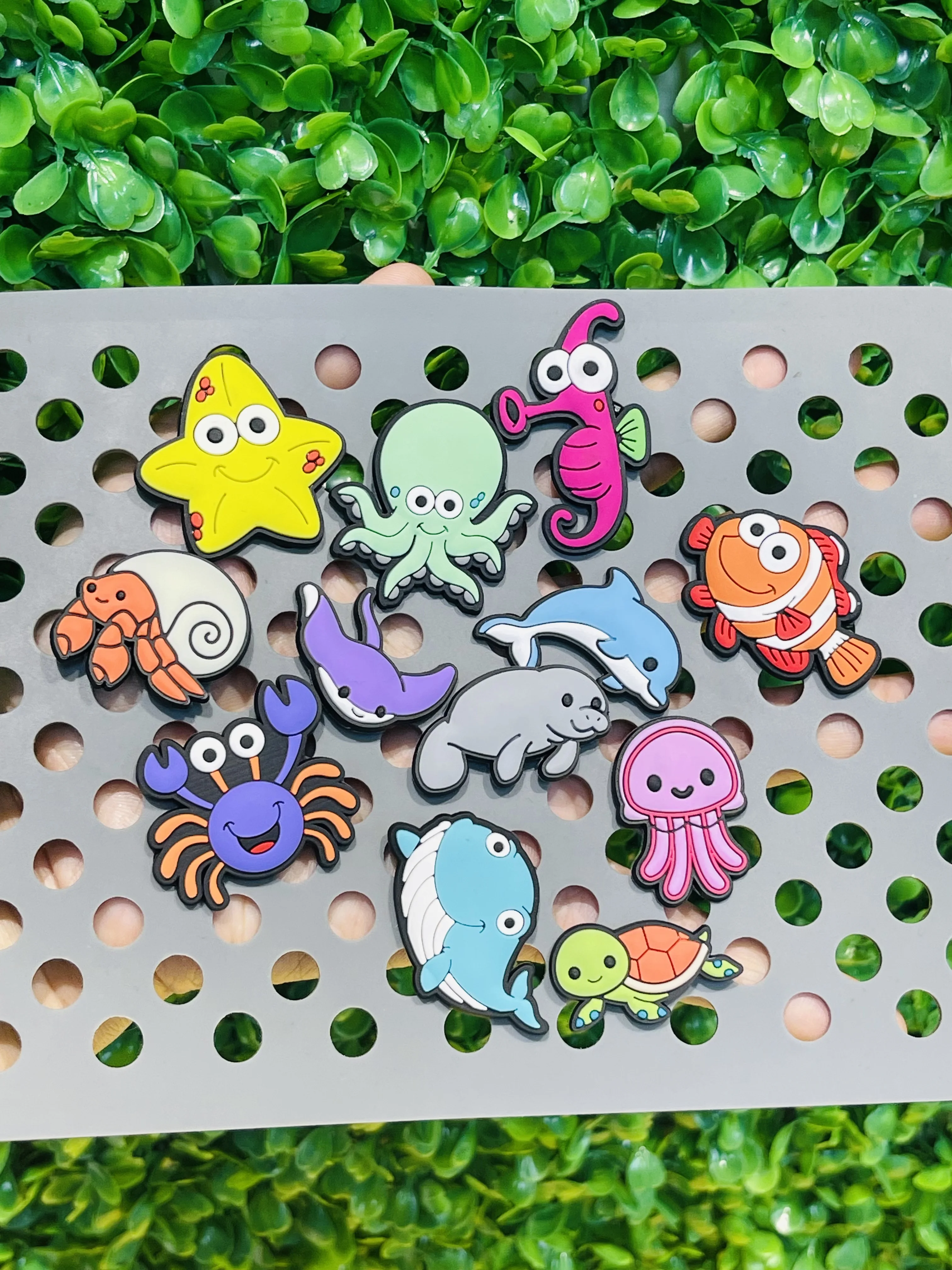 Neue 1-12 stücke Cartoon Tiefsee Fisch Turbot Einsiedlerkrebs Wal Seestern PVC Schuh Charms Sandalen Schuhe Dekoration pantoffel Zubehör – Detail 1