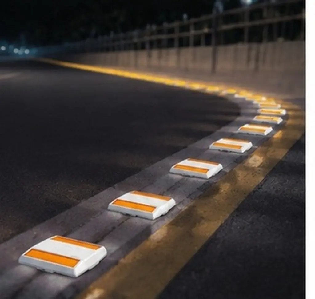 Reflective Road Pavement Marker Aluminum Reflector Safety Marker for Garage Parking Lot Road Stud Traffic Reflectors Car Trailer