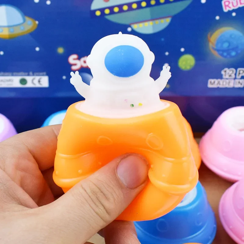 

1 Pcs Novelty Funny Creative Flying Dish Astronaut Cup Squeeze Venting Toys Kids Fun Space Astronaut Squeeze Decompress Toys