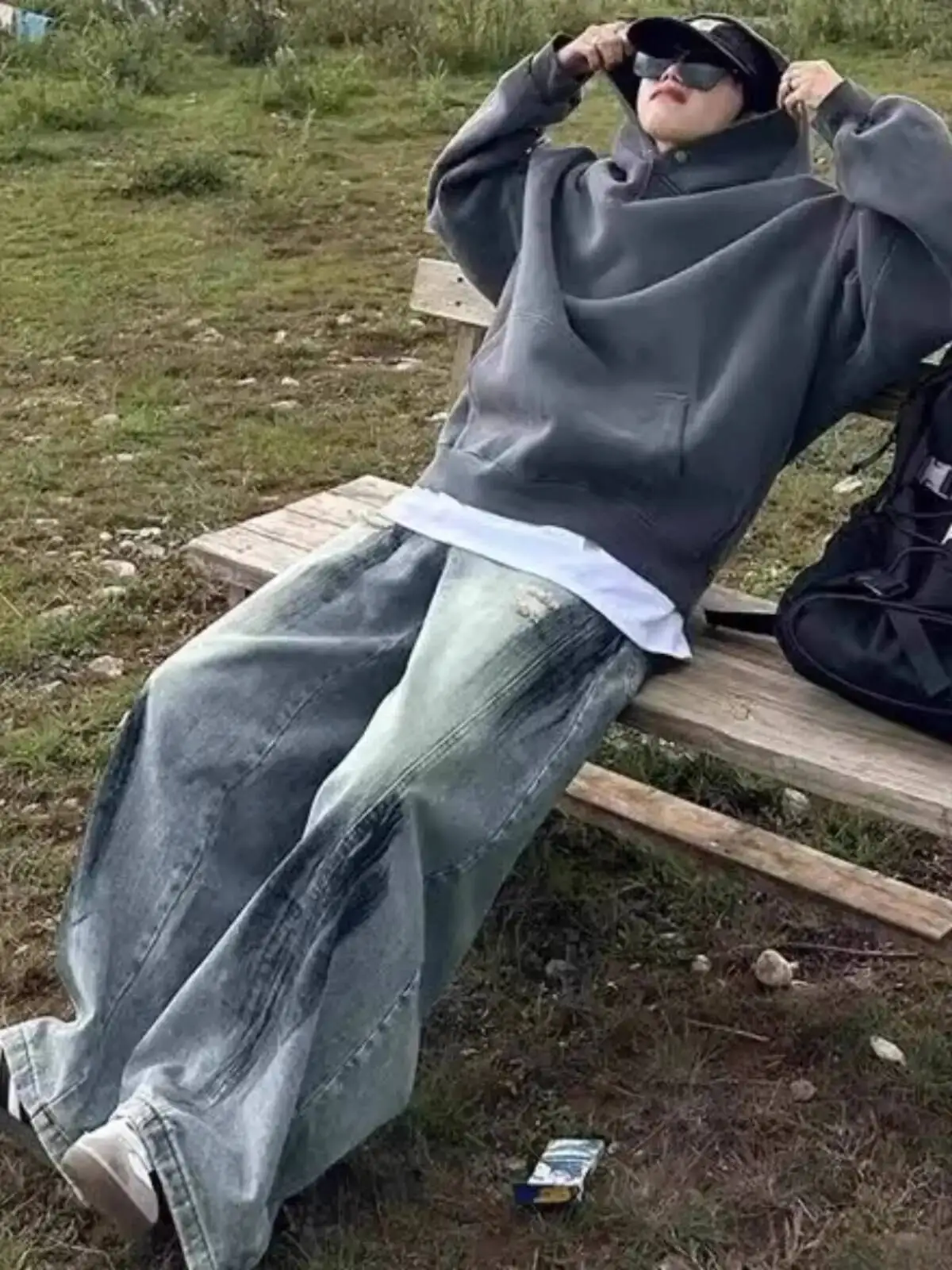 

2026 Spring Unsiex Jeans Denim Pants High Street Graffiti Ripped Draping Floor Length Wide Leg Jeans For Men & Women