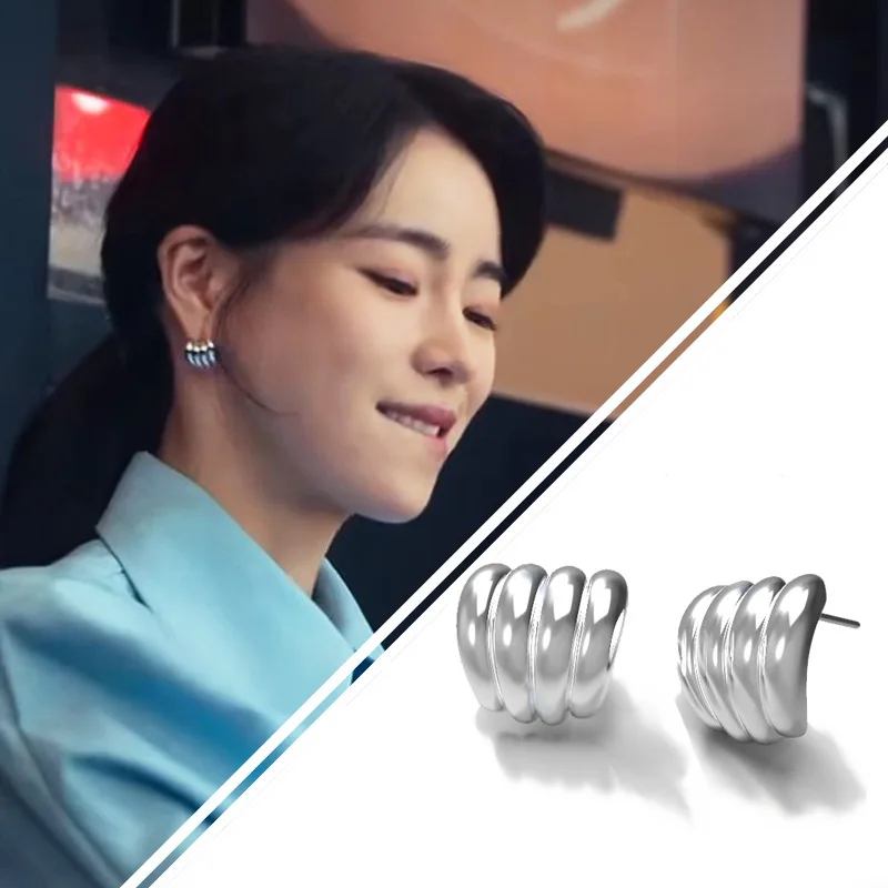 

Korean drama The Glory 박연진 same style 임지연 Striped Wave Stud Earrings Gold Color Four Layer Wing for Women Chunky Vintage Trendy