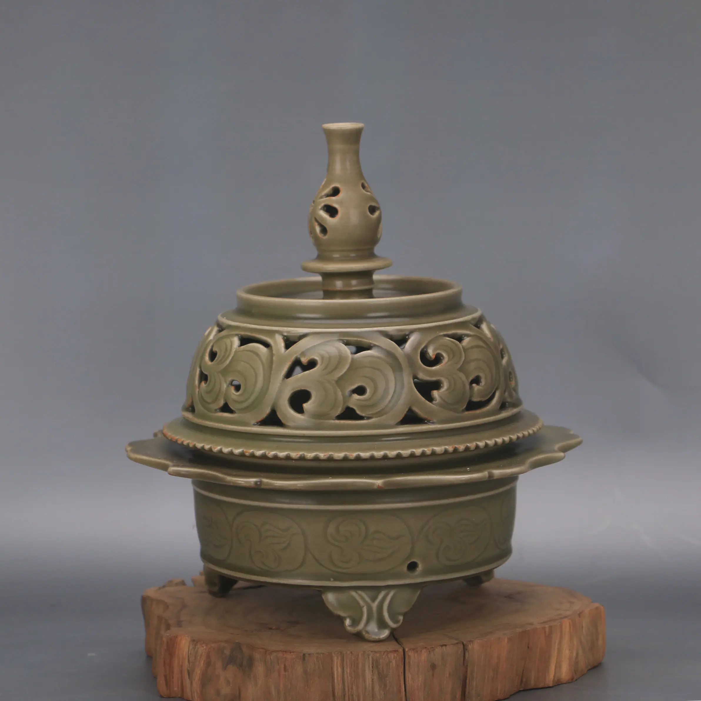 Song Dynasty Style Yue Kiln Longquan Celadon Mise Glaze Incense Burner Stilt Fired Ceramic Censer Home Decor Gift
