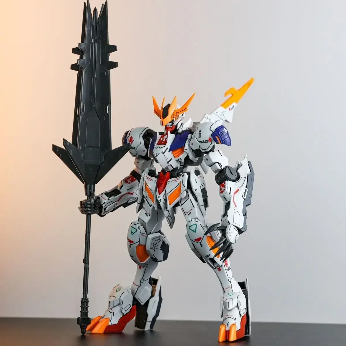 MAX-Sirius Barbatos Lupus Rex 1/100 Actiefiguren Robot Beeldje Assembly Model Kit Plastic Model Kits Collectible Speelgoed Geschenken