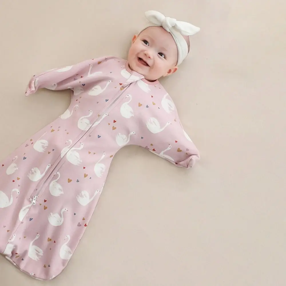

Raised Hand Design Newborn Swaddle Blanket Cotton Cartoon Anti-shock Swaddle Anti-startle Soft Fabric Sleeping Bags
