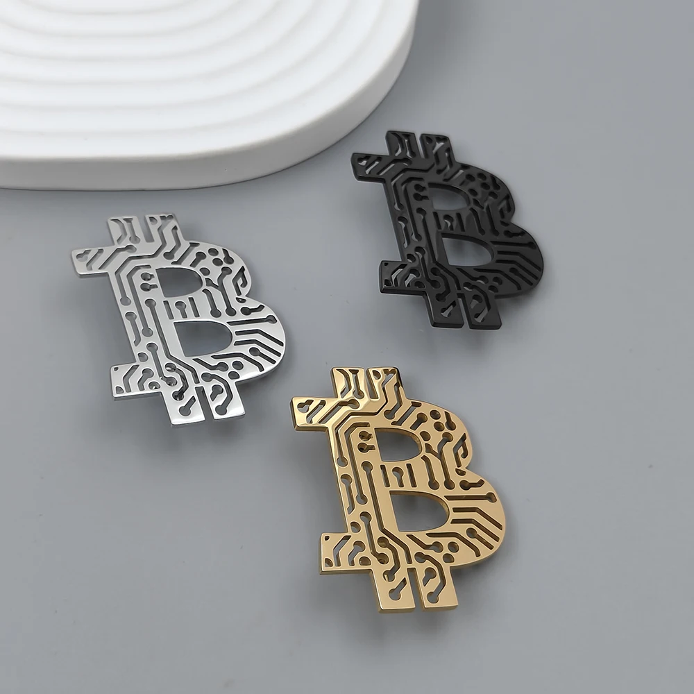 

Hollowed-out Bitcoin network virtual currency brooch, stainless steel men's brooch, B badge father's accessory gift